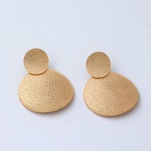 Gold retro earrings